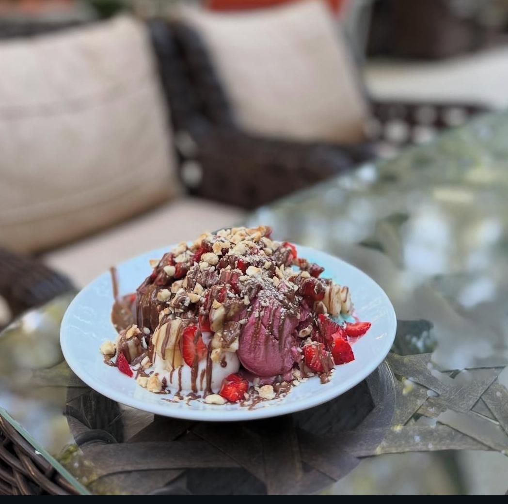 Fındık Parçacıklı Meyveli Dondurma